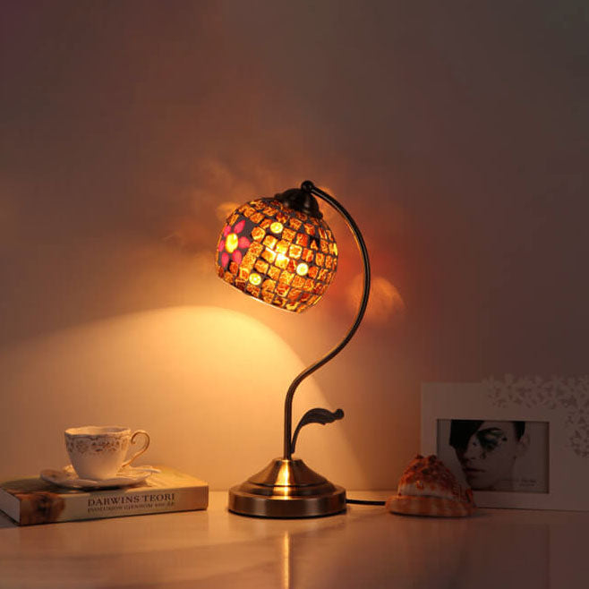 European Vintage Tiffany Round Head Glass Hardware 1-Light Table Lamp