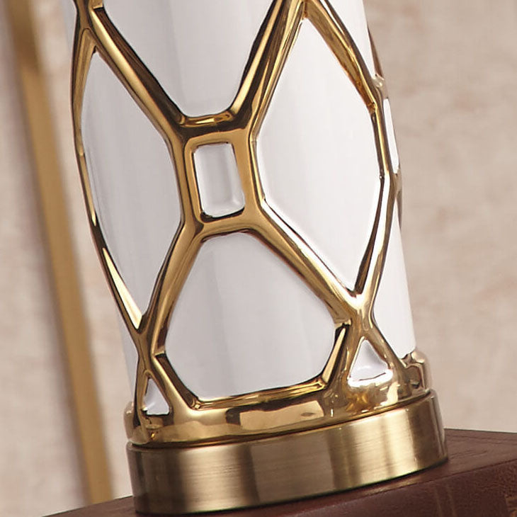 Modern Luxury Ceramic Fabric Round 1-Light Table Lamp for Bedroom