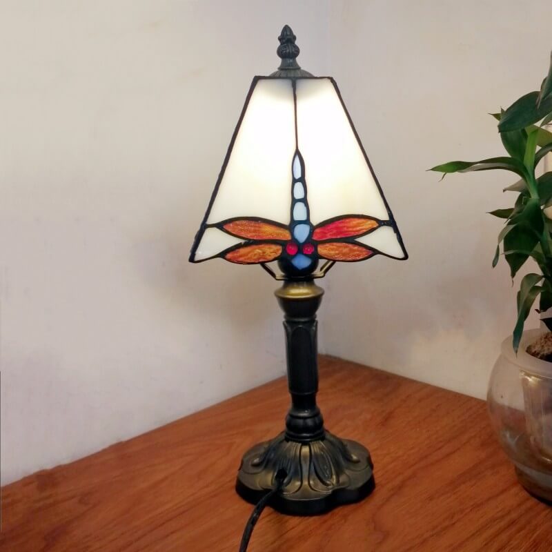 Traditional Tiffany Square Stained Glass Iron 1-Light Table Lamp For Bedroom
