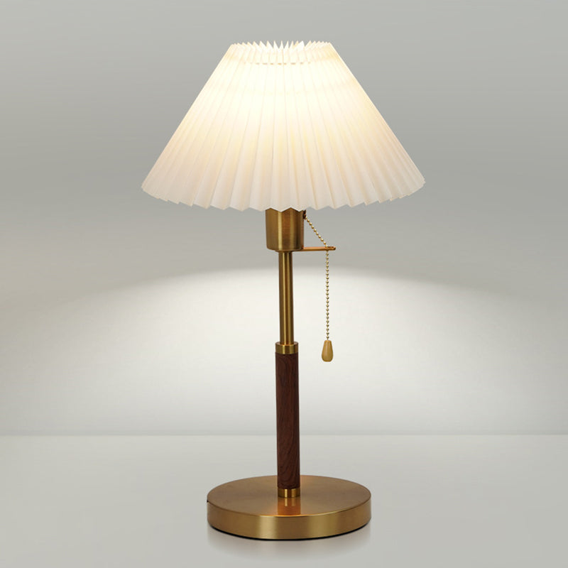Traditional Vintage Round Table Pleated Iron Fabric 1-Light Table Lamp For Bedroom