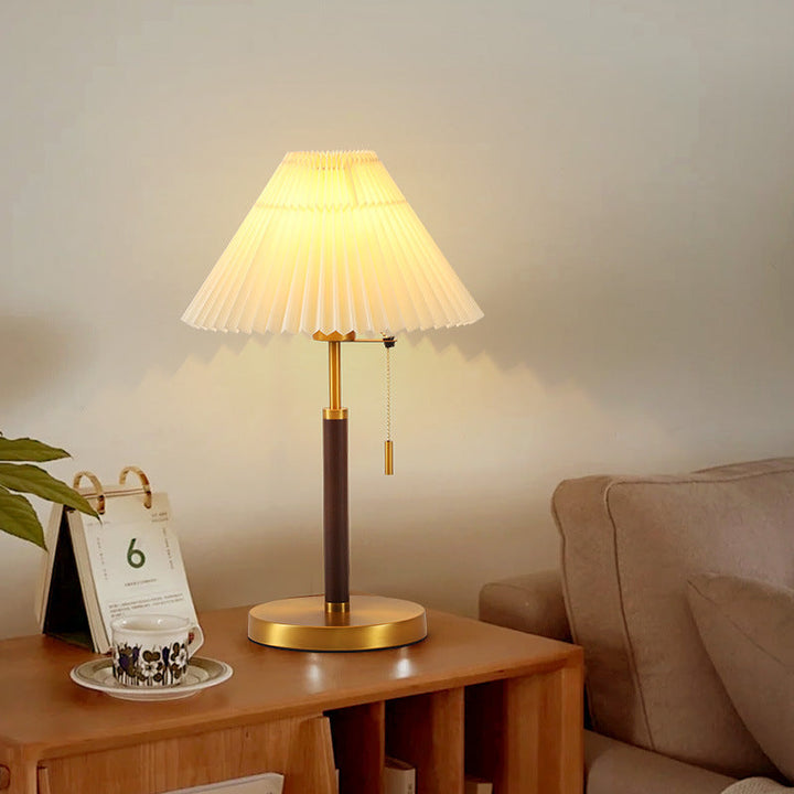 Traditional Vintage Round Table Pleated Iron Fabric 1-Light Table Lamp For Bedroom
