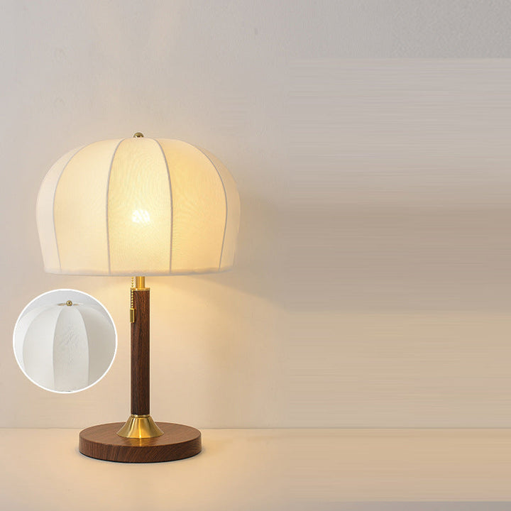Traditional Vintage Round Iron Fabric 1-Light Table Lamp For Bedroom