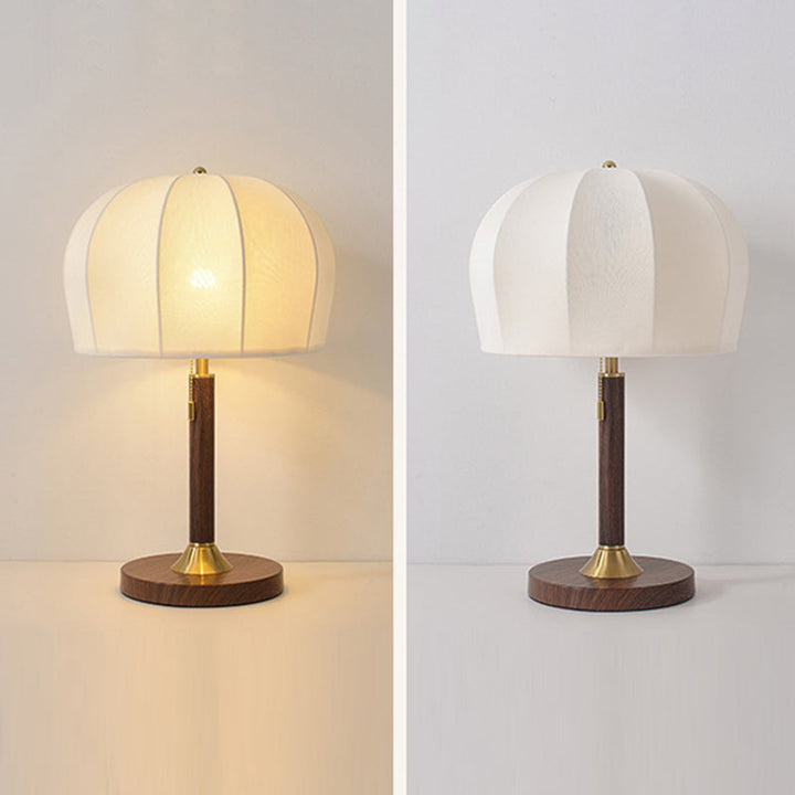 Traditional Vintage Round Iron Fabric 1-Light Table Lamp For Bedroom