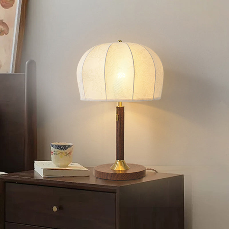 Traditional Vintage Round Iron Fabric 1-Light Table Lamp For Bedroom