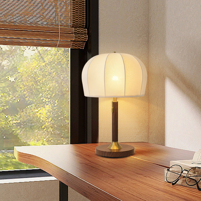 Traditional Vintage Round Iron Fabric 1-Light Table Lamp For Bedroom