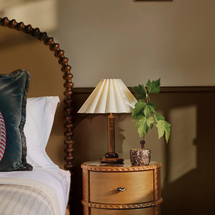 Traditional Vintage Cone Solid Wood Fabric 1-Light Table Lamp For Bedroom