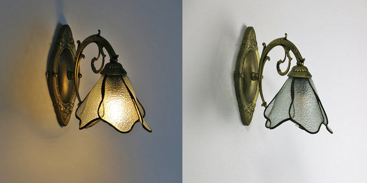 Vintage Tiffany Petals Stained Glass 1-Light Wall Sconce Lamp