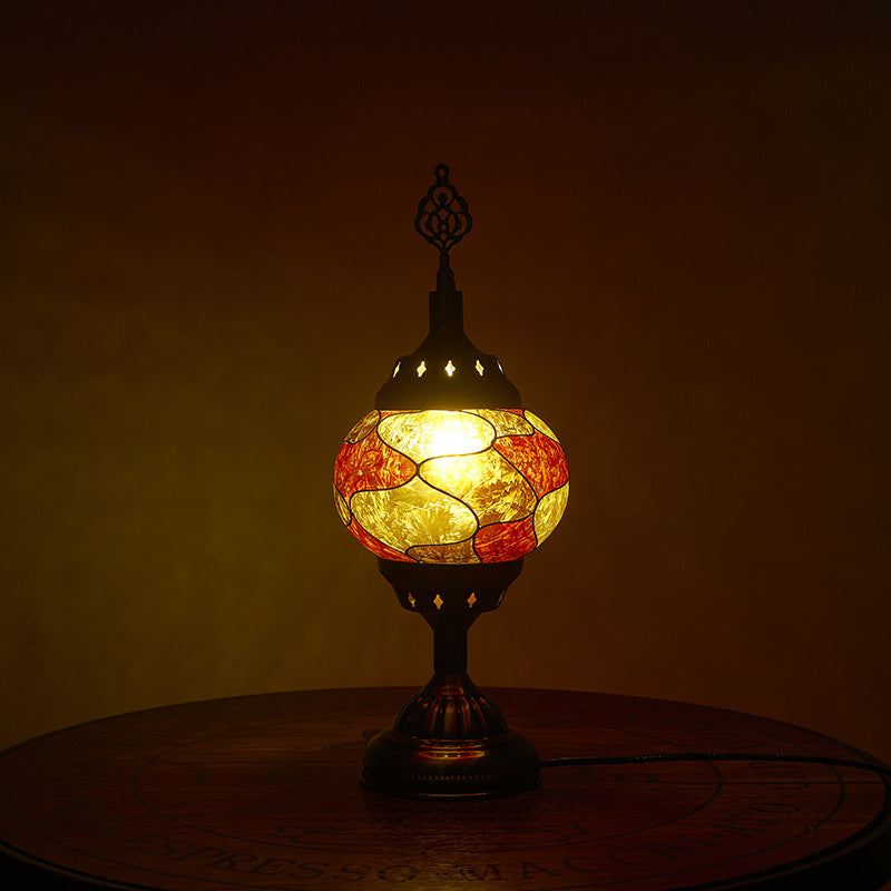 Traditional Tiffany Romantic Oval Iron Enameled 1-Light Table Lamp For Bedroom
